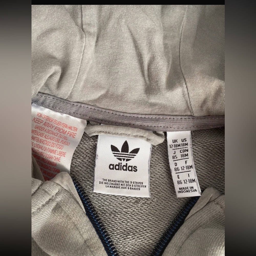 Adidas tracksuit 12-18m - Picture 9 of 10